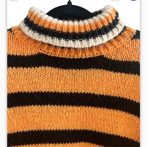 Avantlook Long Sleeve Turtleneck Sweater - Picture 6 of 11